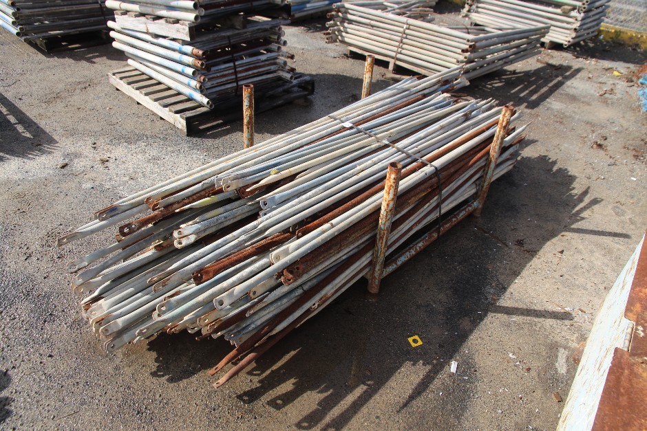 <p>Bricker-Scaffolding Cross Bar Braces</p>