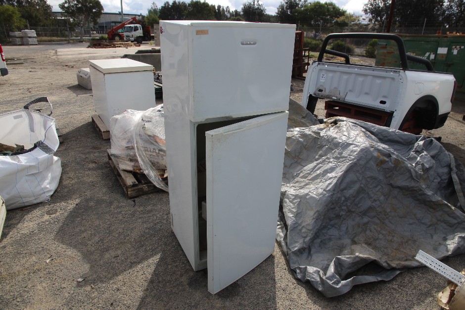 <p>Simpson Upright Fridge-Freezer</p>
