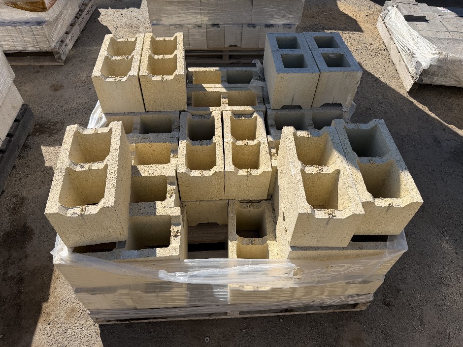 Concrete Building Blocks - Code 15.421 Cream with Smooth Face 140mm x 39