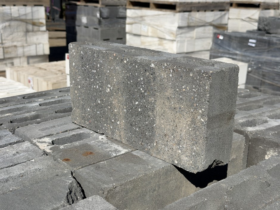 Concrete Building Blocks - Code 10.01 Black with Polish Face 90mm x 390m