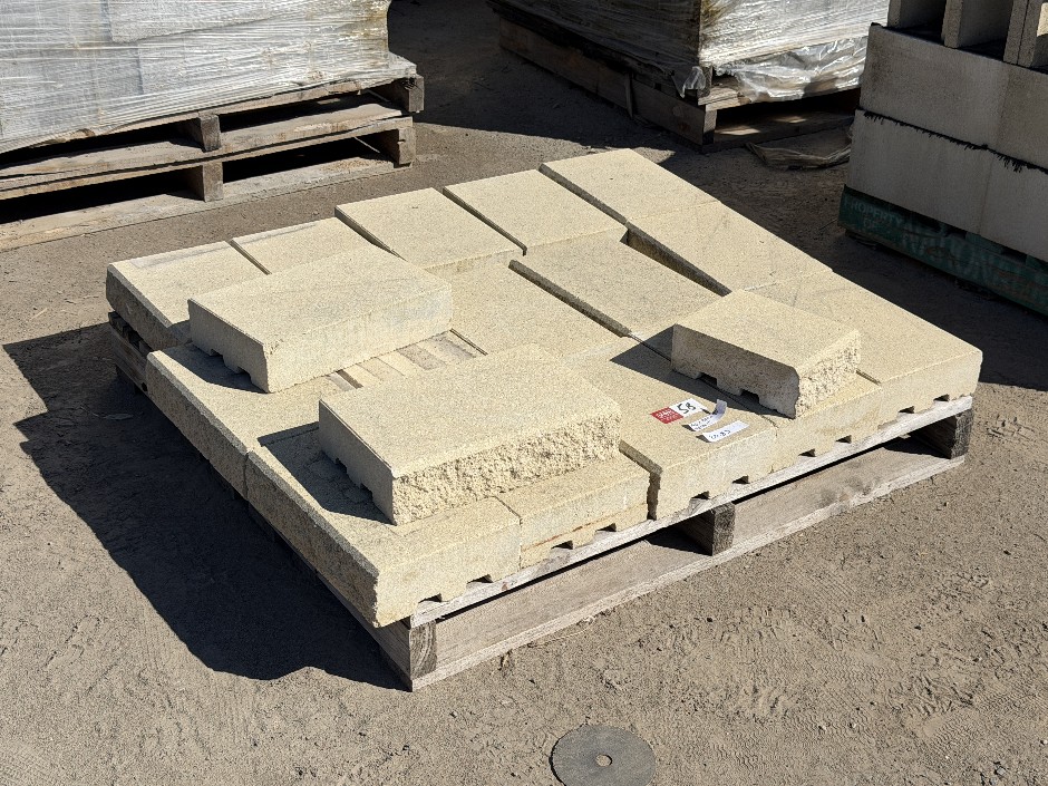 <p>Concrete Capper Blocks - Code 20.83 Cream with Smooth Face 240mm x 390mm