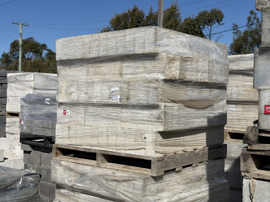 Concrete Building Blocks - Code 10.01 Grey with Smooth Face 90mm x 390mm