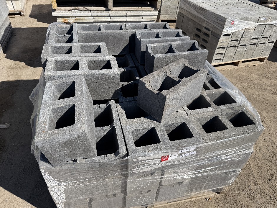 Concrete Building Blocks - Code 20.421 Black with Smooth Face 190mm x 39