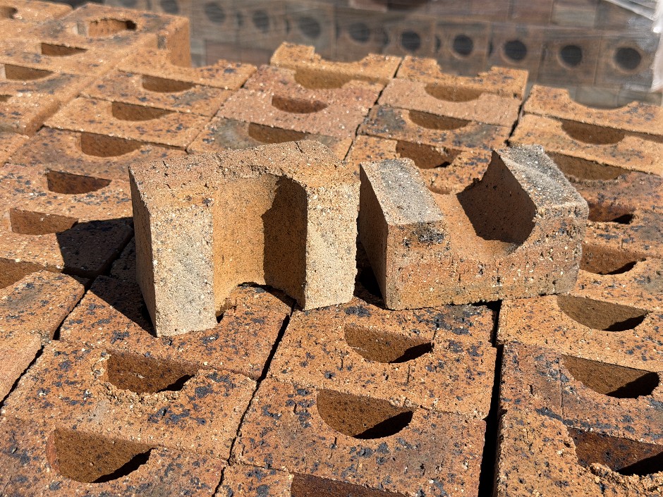<p>Extruded House Quanter Bricks</p>