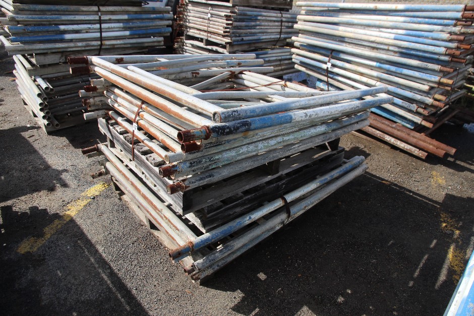 <p>Bricker-Scaffolding End Frames (Sticker 187)</p>