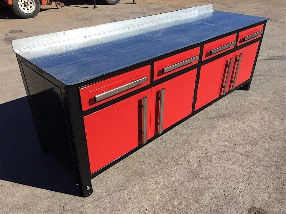 <p>Welding Table (Unused)</p>