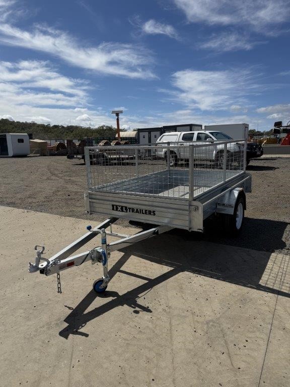 <p>Galvanised Single Axle 8×5 Box Trailer with Cage(Unused)</p>