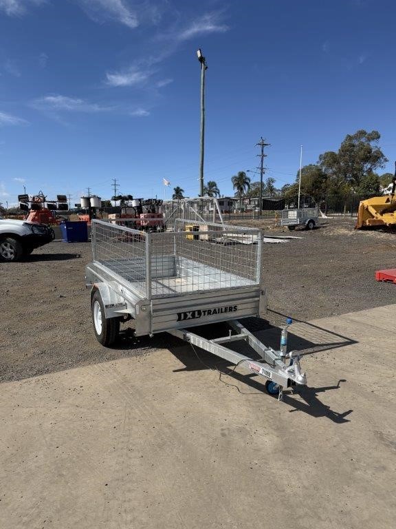 <p>Galvanised Single Axle 7×4 Box Trailer with Cage(Unused)</p>