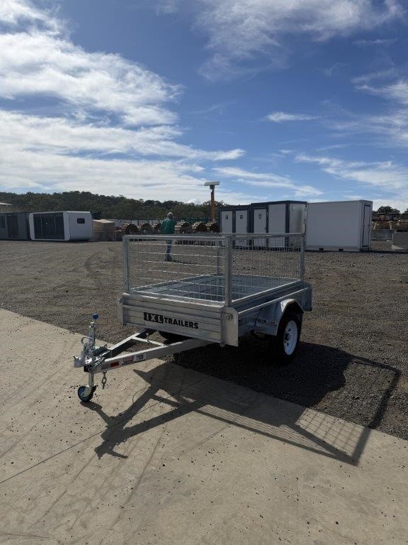 <p>Galvanised Single Axle 6×4 Box Trailer with Cage(Unused)</p>