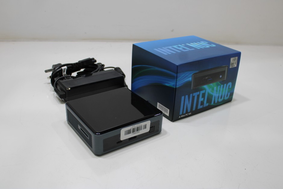 <p>INTEL NUC10I5FNK</p>