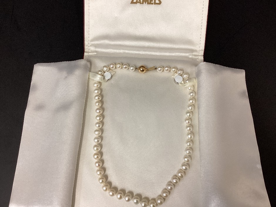 A Freshwater Pearl Strand