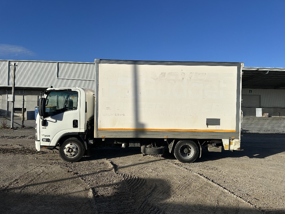 2015 Isuzu NNR 45-150 4x2 Pantech Truck