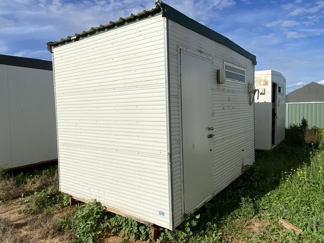 <p>Transportable Ablution Block 3.6m x 2.4m **Mildura VIC**</p>