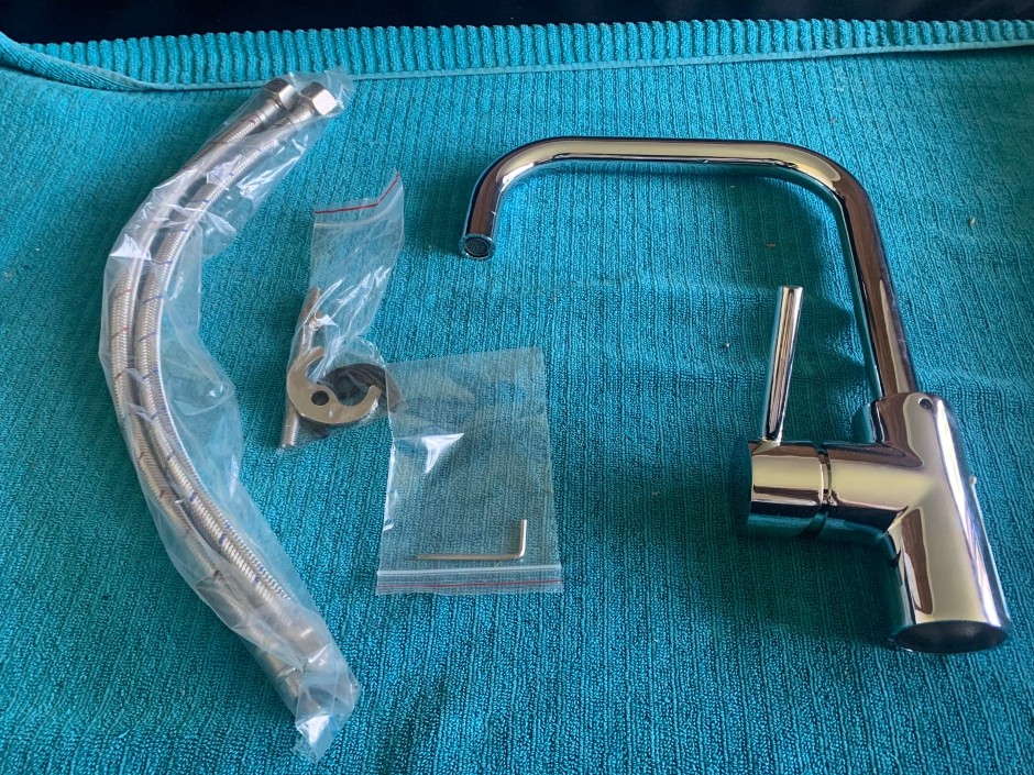 1 x Single Lever Sink Mixing Tap (Unused)