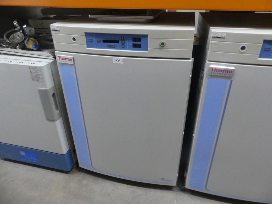 CO2 Incubator 180L direct heat sterilisation cycle to 50C with HEPA filt