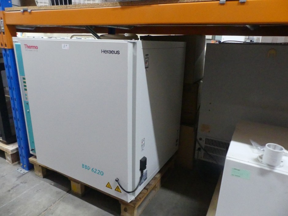 <p>CO2 Humidity incubator 220 litre capacity temp to 50C</p>