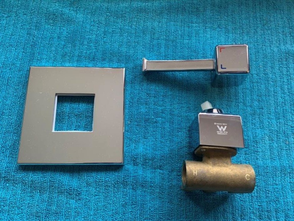 1 x Simply Inspiring Wall Mixer, DRB, Chrome Finish (Unused)