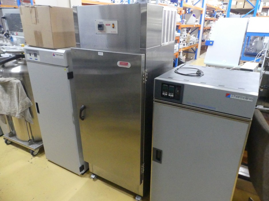 <p>Refrigerated Incubator 300L fan forced PID control</p>