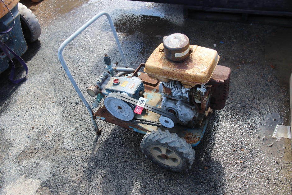 <p>Portable Petrol Water Pressure Washer (Sticker 158)</p>
