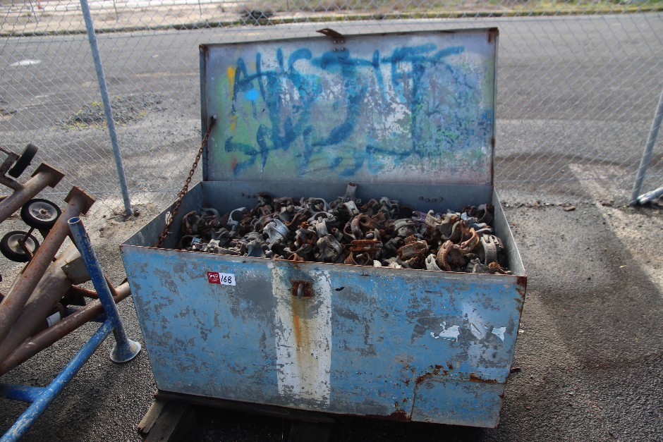 <p>Site Tool Box with Scaffolding Couplers Clamps (Sticker 168)</p>
