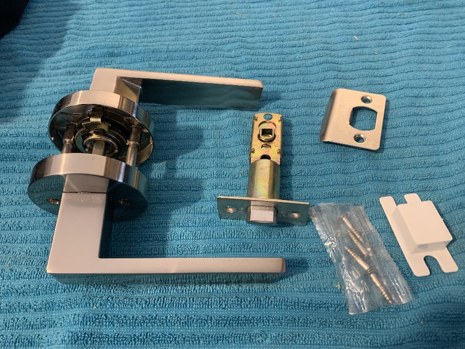 <p>13 x Delftrade Levers Sets (Unused)</p>