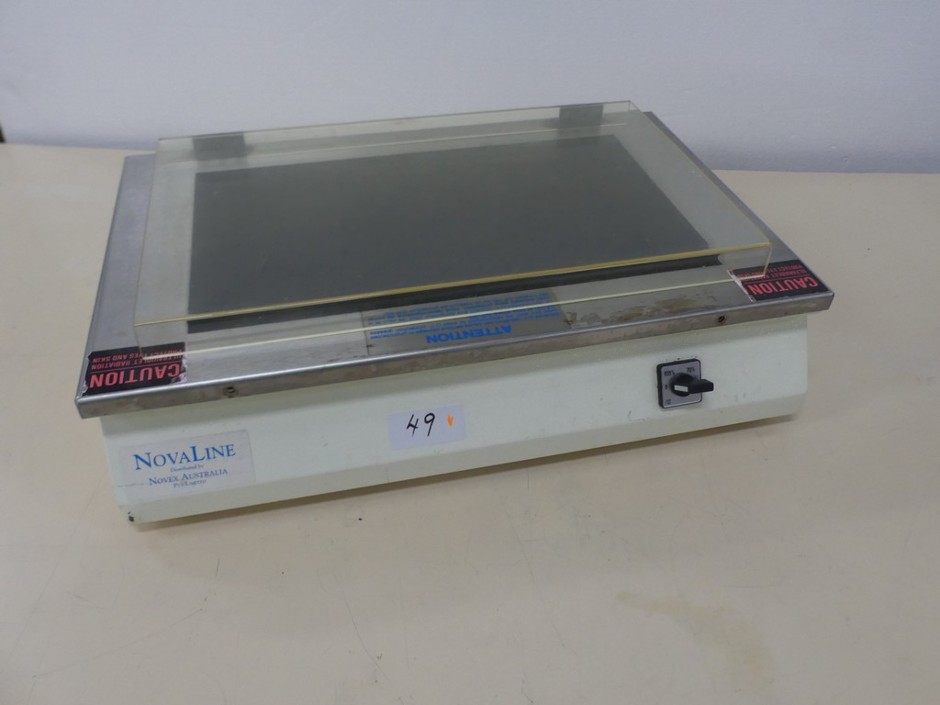 <p>Transilluminator 70/100% Intensity 350 x 200mm with Cover</p>