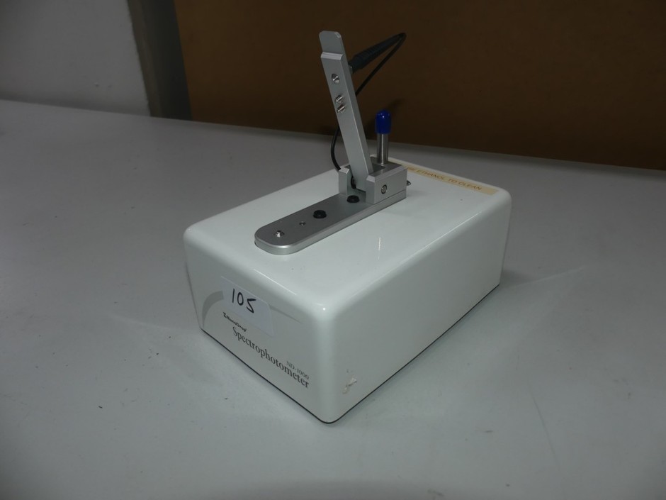 Nano Spectrophotometer, Range 220 - 750 nm on 1ul Sample