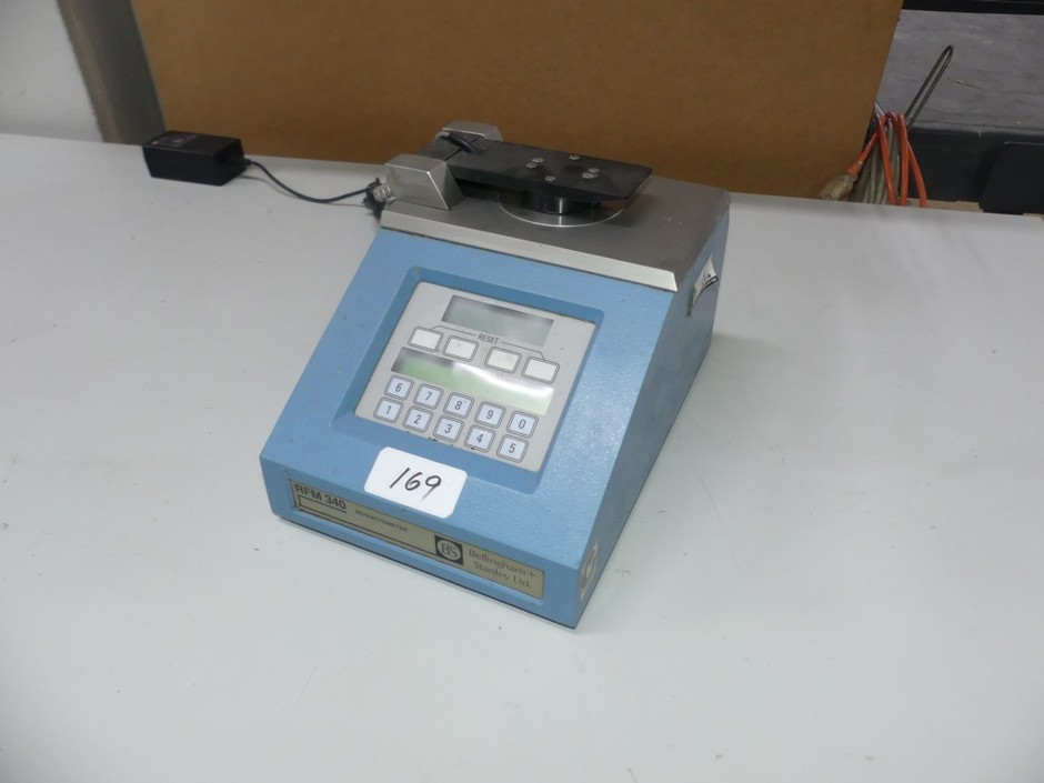 <p>Refractometer Bench Model Digital Automatic Functions</p>