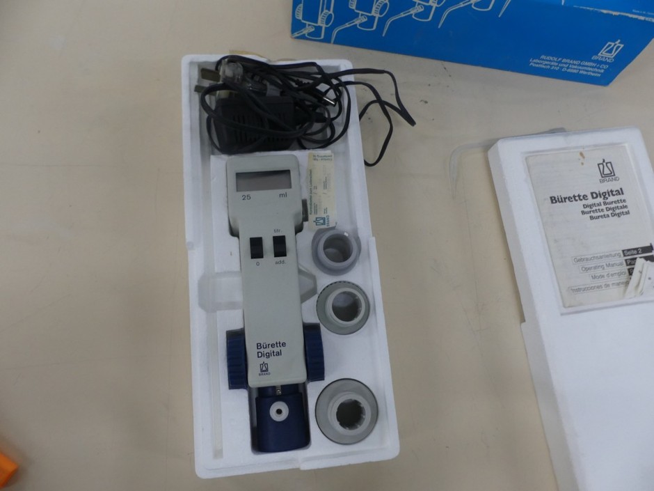 <p>Digital burette 50ml capacity with charger</p>