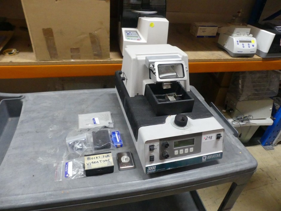 Vibrating Tissue Sectioning Microtome