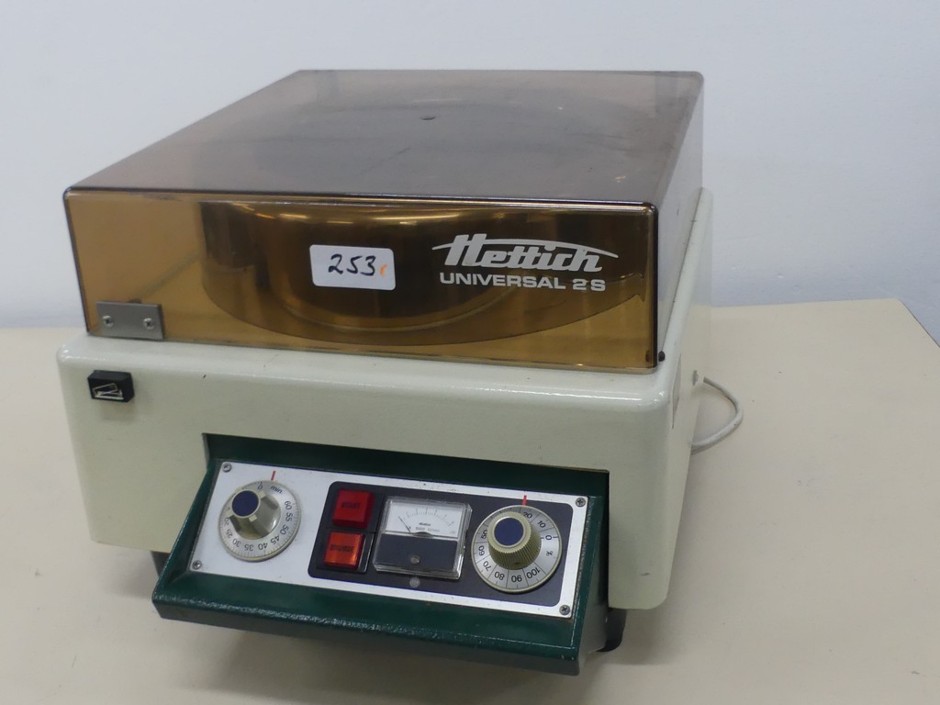 Microfuge Bench Unit Including 2 Microplate Holders