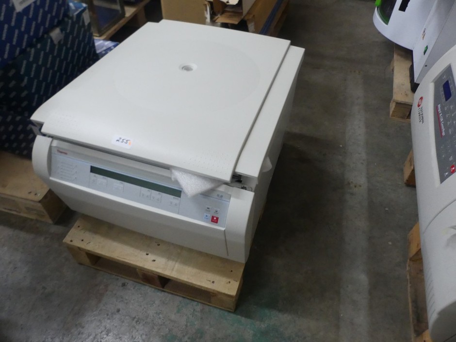 Centrifuge Non Refrigerated Without Rotor