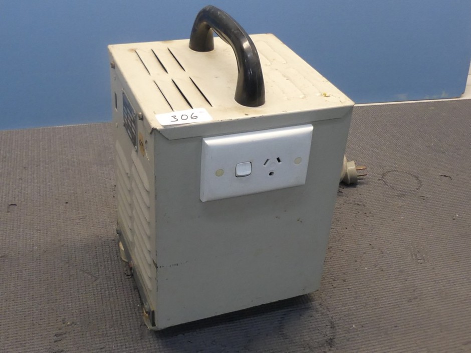 Step-Down Transformer 240/115V 2000VA