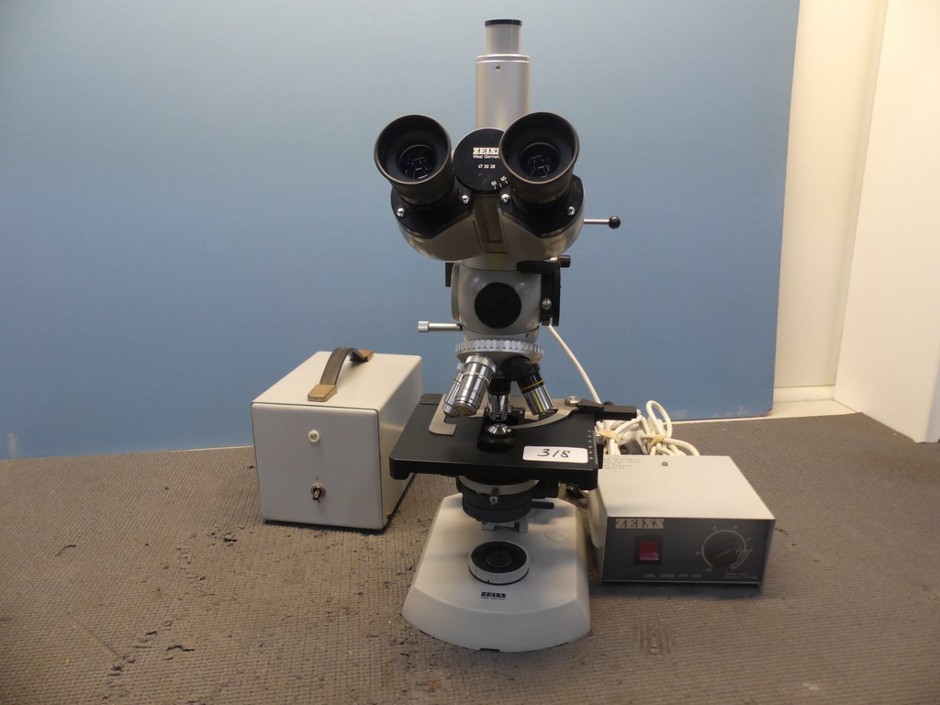 <p>Microscope Trinocular, BF/ Fluorescence</p>