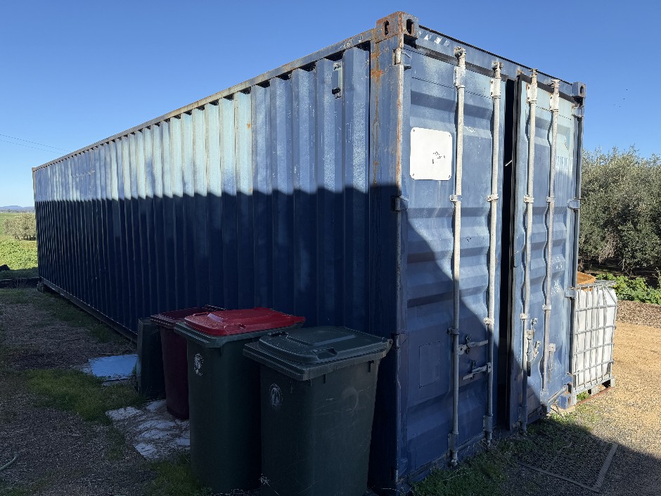 <p>40 Ft Shipping Container (High Rise)</p>
