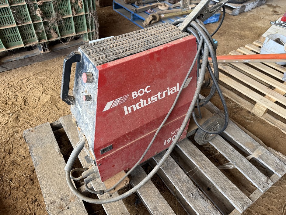 <p>Box Mig 190C Mig Welder</p>