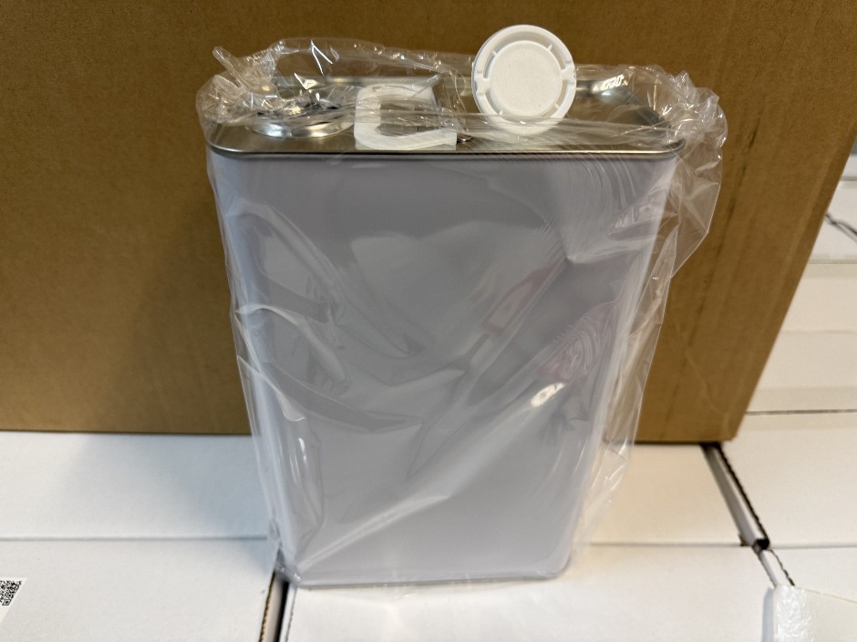 <p>Pallet of Olive Oil Tins (Unused)</p>