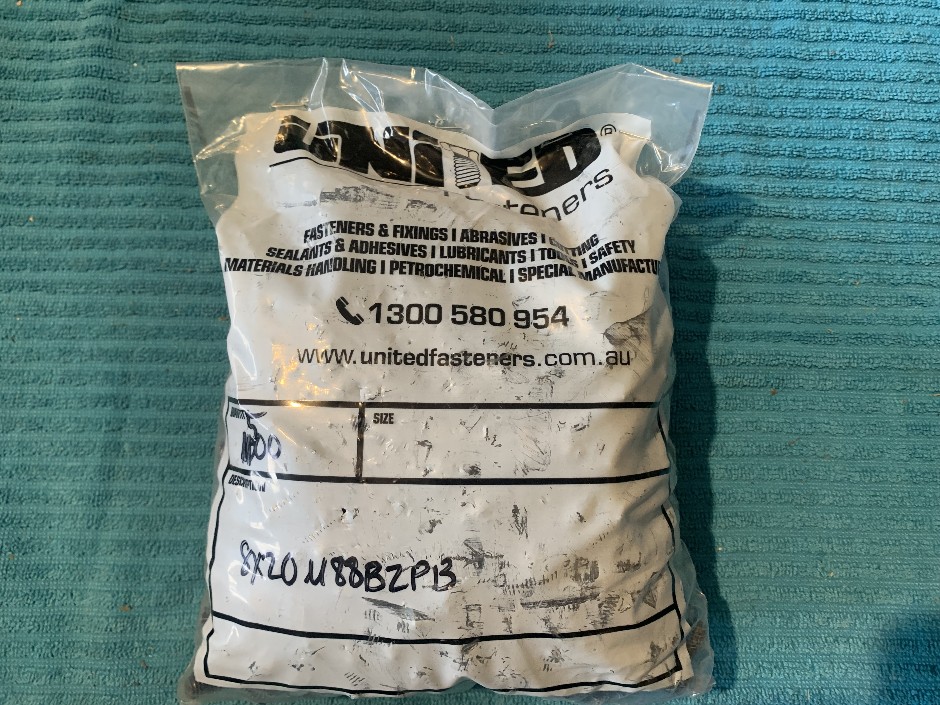 <p>2 x Packets of United Fasteners (Unused)</p>
