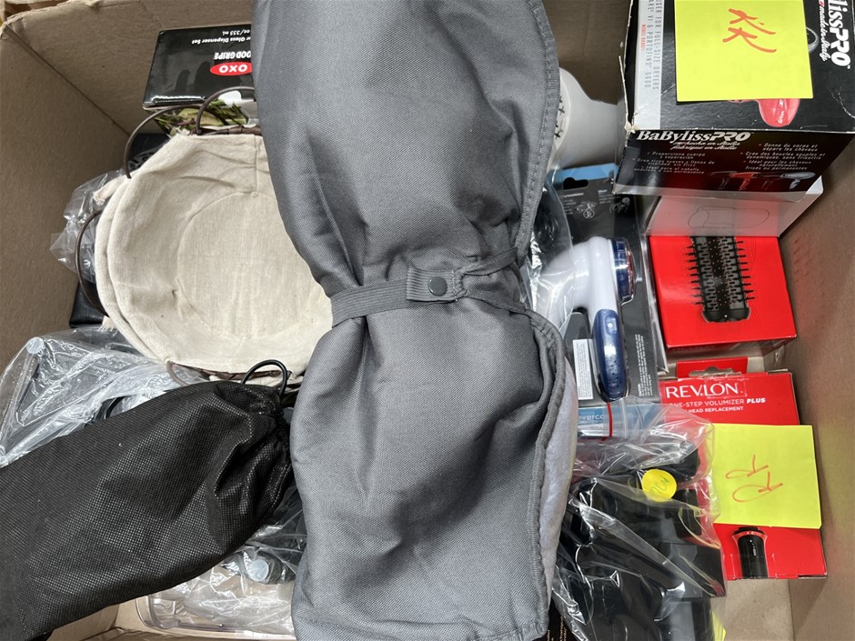 13 x Assorted Small Appliances/Accessories. NB: Photo as is. Some Not in Or