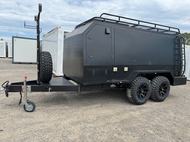 Tradie Trailer 2025 MAXI Premium Package Off Road - Black