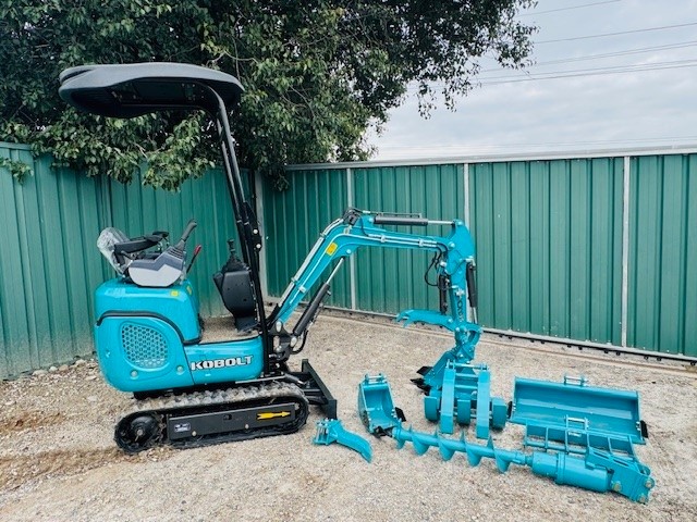 KX135 Excavator KUBOTA Engine with Multiple Attachments (Unused - 2026)<