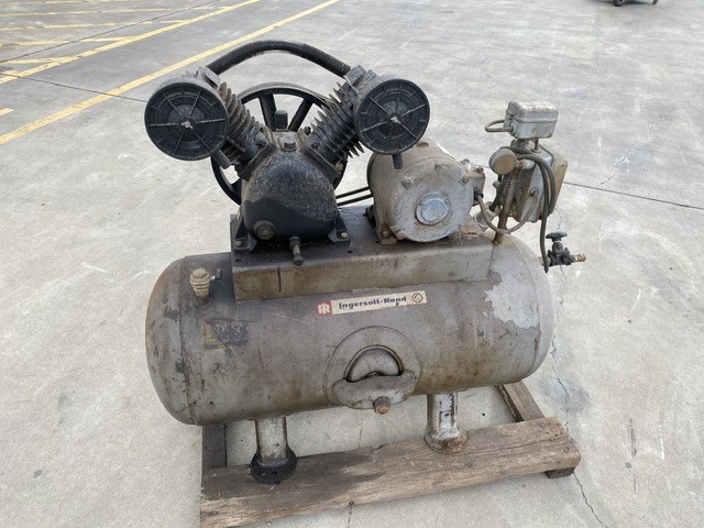<p>Ingersoll Rand Industrial Air Compressor</p>