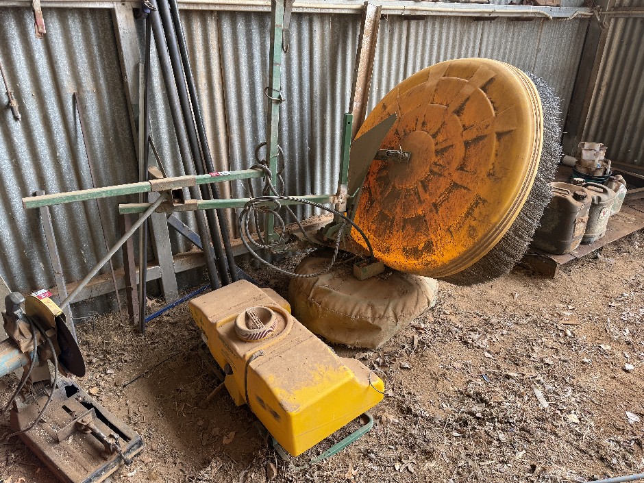 <p>Under Tree Brush System</p>