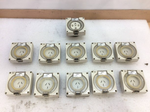 CLIPSAL 56SO320F 20 AMP&56SO550 50 AMP Model Socket Outlet (Lot of 11)