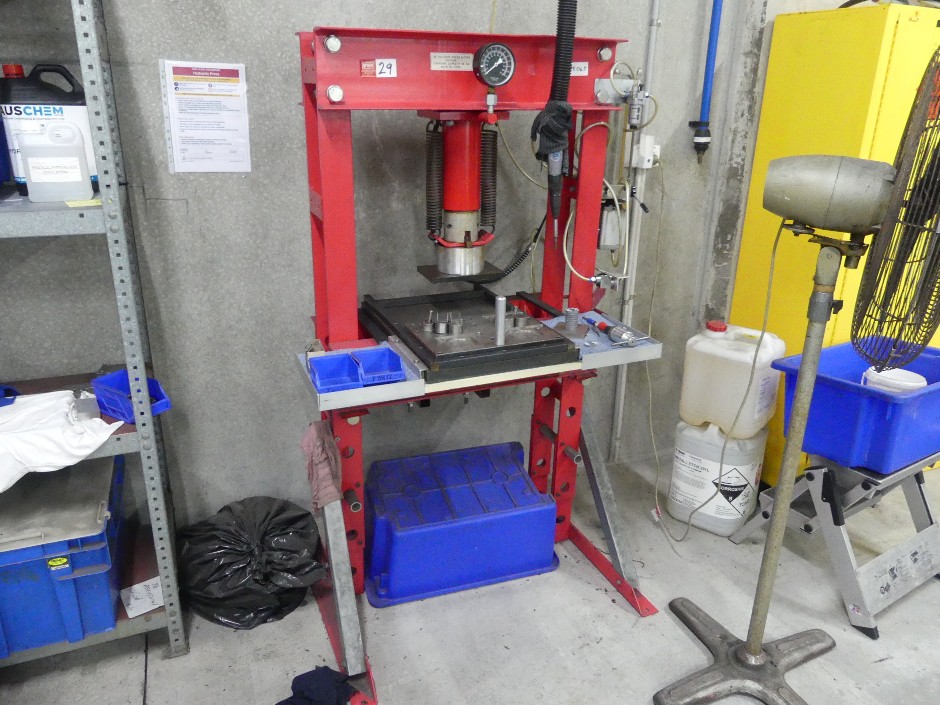 <p>Hydraulic Work Shop Press</p>