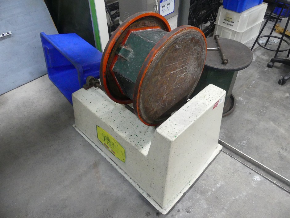 Plas Finish Rotary Lapidary Rock Tumbler Machine