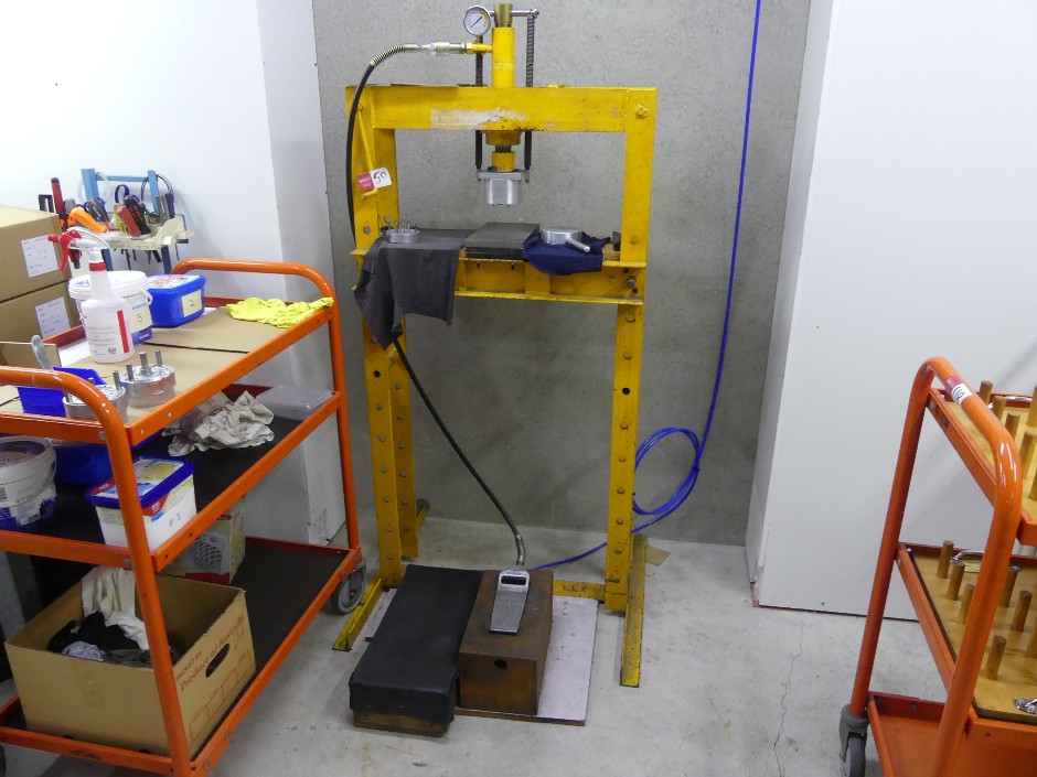 <p>Fleet Hydrol Workshop Hydraulic Press</p>