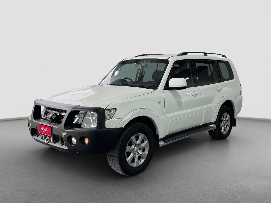 2016 Mitsubishi Pajero GLX Diesel