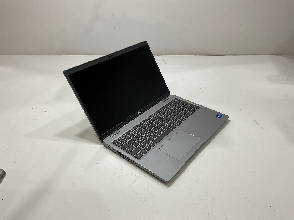 <p>DELL LATITUDE 5520</p>