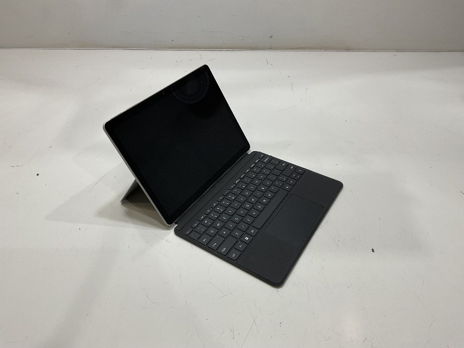<p>MICROSOFT SURFACE GO 3</p>